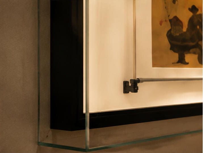 Double-Framed Horizontal Document Display Case | Museum Showcase 8 Double-frame, tension bar and glass material details